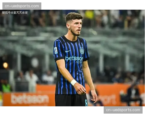 官方：尤文图斯宣布与主帅阿莱格里完成续约，将继续带队征战下赛季欧冠